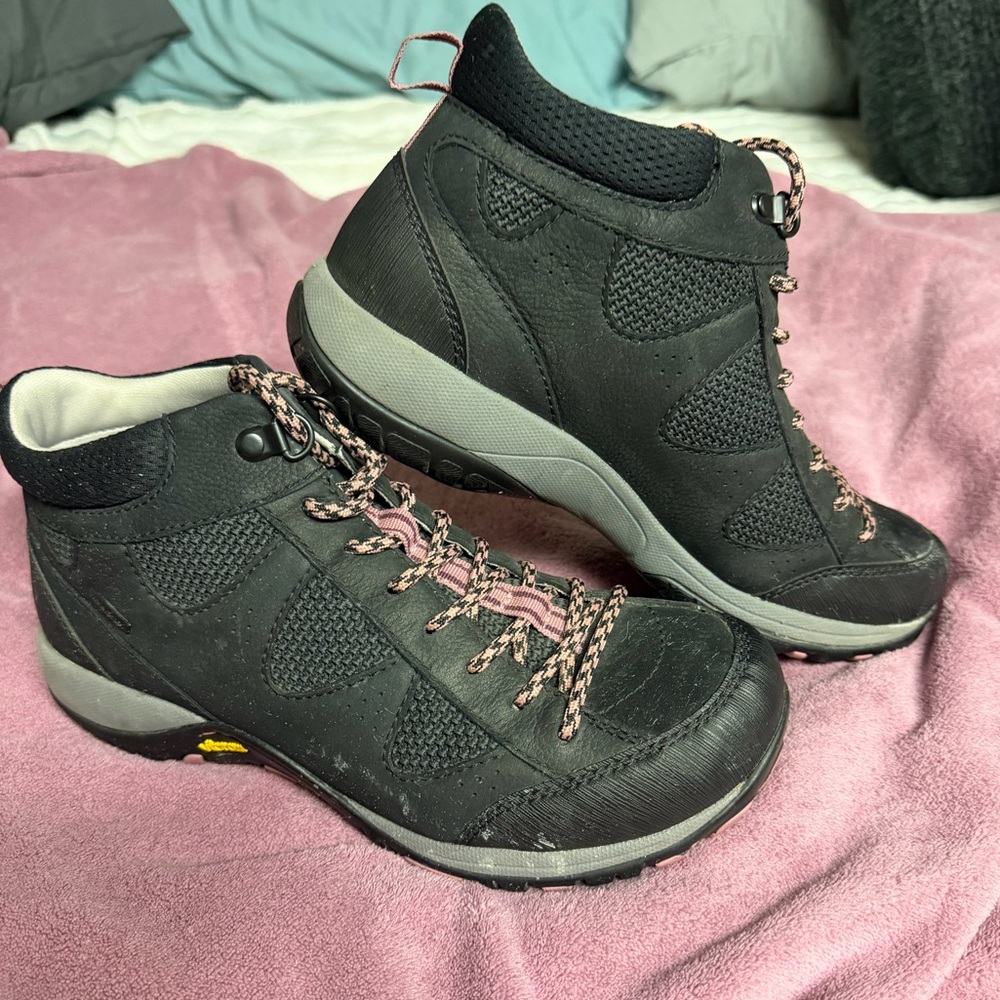Dansko Perrin PRO Outdoor Hikers/Athletic Boots. Size 38 (7.5-8)